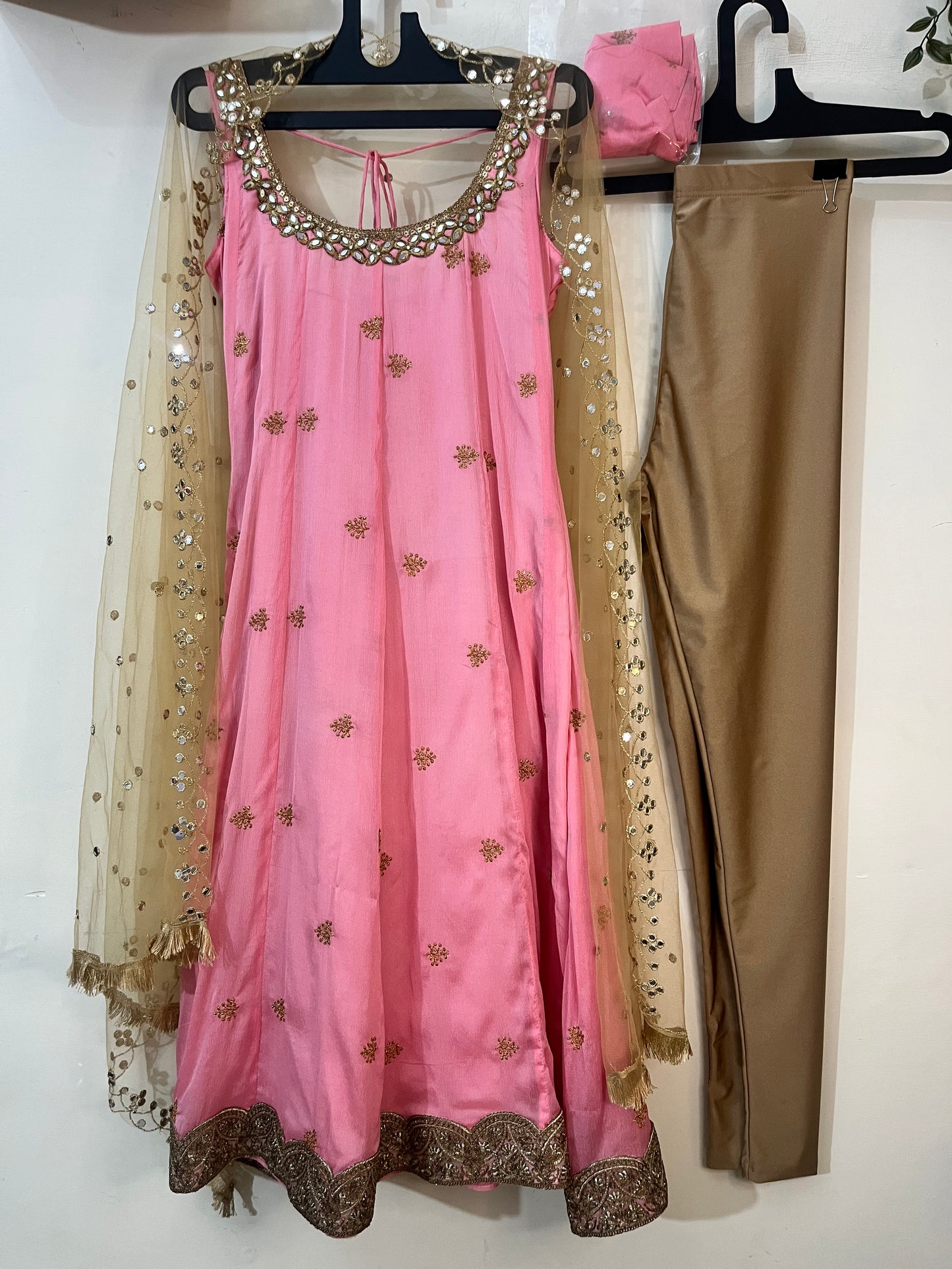 'Mahira' - Anarkali suit set with sleeves attached